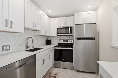 314 Brighton #H, Boca Raton, FL 33434 - Photo 1