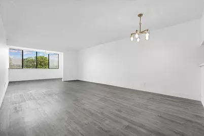 8040 Hampton Boulevard #306, North Lauderdale, FL 33068 - Photo 9