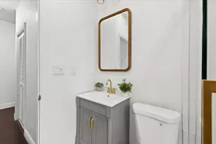 518 Biscayne Dr, West Palm Beach, FL 33401 - Photo 11