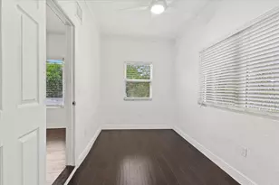 518 Biscayne Dr, West Palm Beach, FL 33401 - Photo 9