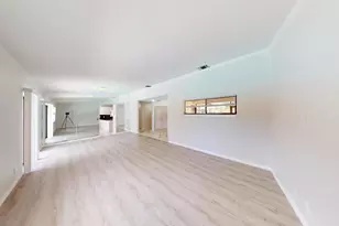 609 White Water Dr, West Palm Beach, FL 33413 - Photo 9