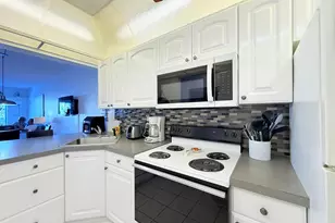 470 Paradise Isle Blvd, Hallandale Beach, FL 33009 - Photo 19