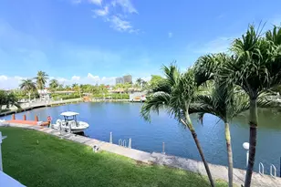 470 Paradise Isle Blvd, Hallandale Beach, FL 33009 - Photo 15