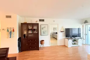 470 Paradise Isle Blvd, Hallandale Beach, FL 33009 - Photo 11