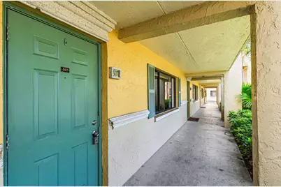 507 Meadows Circle, Boynton Beach, FL 33436 - Photo 3