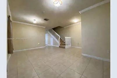 9365 W 33rd Avenue, Hialeah, FL 33018 - Photo 3