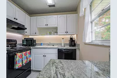 27 Pine Arbor Lane #205, Vero Beach, FL 32962 - Photo 15