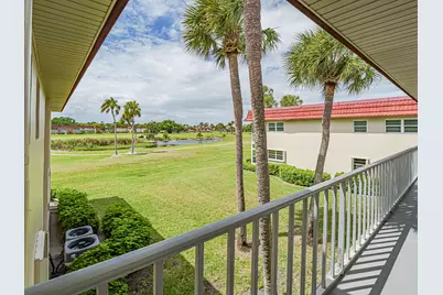 27 Pine Arbor Lane #205, Vero Beach, FL 32962 - Photo 3