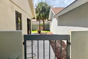 204 Cape Pointe Cir, Jupiter, FL 33477 - Photo 35