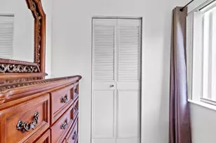 322 Knotty Pine Cir, Greenacres, FL 33463 - Photo 21