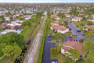 322 Knotty Pine Cir, Greenacres, FL 33463 - Photo 25