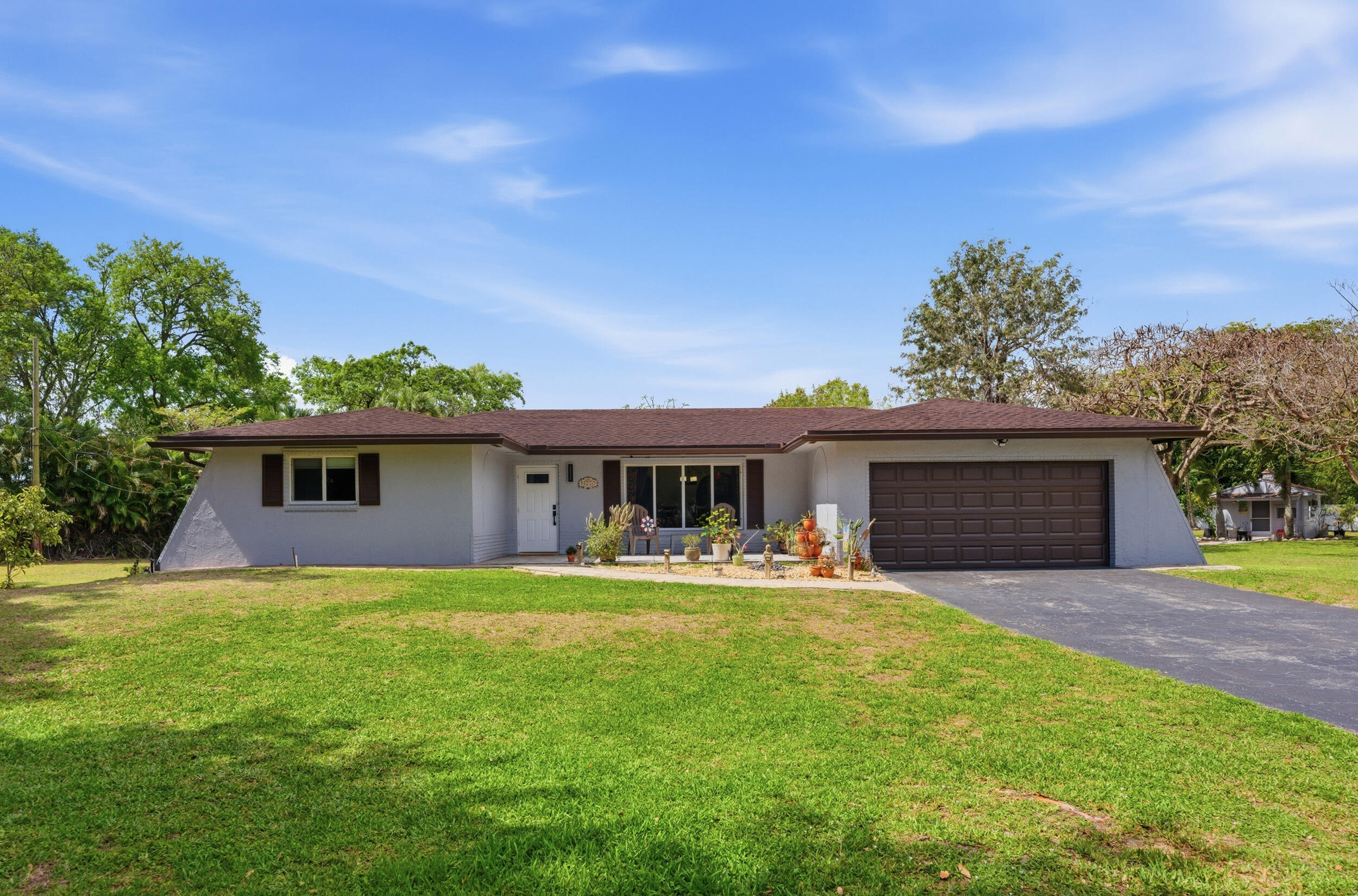 14290 SW 31st Ct main architectural view