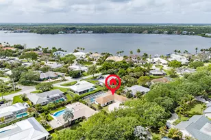 359 Country Club Dr, Tequesta, FL 33469 - Photo 39