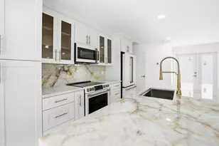 359 Country Club Dr, Tequesta, FL 33469 - Photo 9