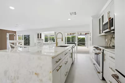 359 Country Club Drive, Tequesta, FL 33469 - Photo 11