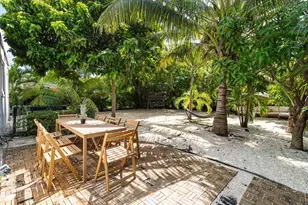 1044 NW 60th St, Miami, FL 33127 - Photo 25