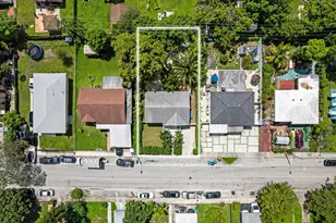 1044 NW 60th St, Miami, FL 33127 - Photo 21