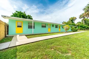 2566 NE Hickory Ave, Jensen Beach, FL 34957 - Photo 3