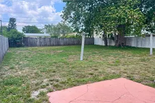 243 SE 24th Ave, Boynton Beach, FL 33435 - Photo 9