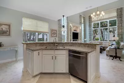 4044 Kingston Lane, Palm Beach Gardens, FL 33418 - Photo 7