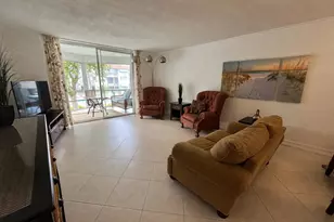 400 SE 10th St, Deerfield Beach, FL 33441 - Photo 5