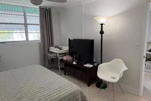 400 SE 10th St, Deerfield Beach, FL 33441 - Photo 15