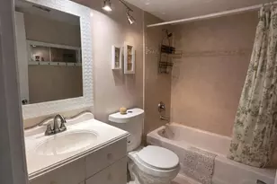 400 SE 10th St, Deerfield Beach, FL 33441 - Photo 15