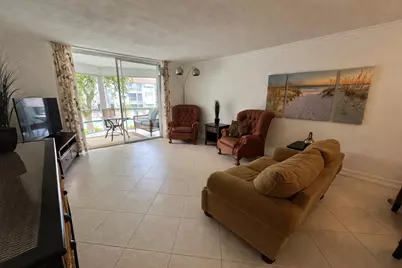 400 SE 10th Street #202, Deerfield Beach, FL 33441 - Photo 5
