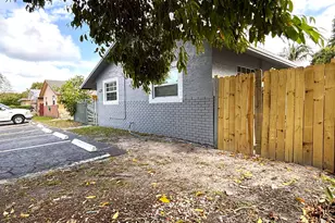 830 SW 10th St, Pompano Beach, FL 33060 - Photo 3