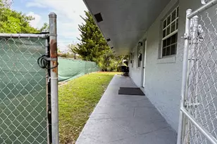 830 SW 10th St, Pompano Beach, FL 33060 - Photo 5