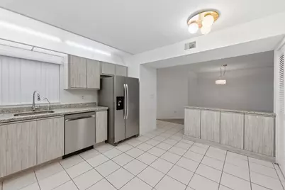 9633 Riverside Drive #E3, Coral Springs, FL 33071 - Photo 7