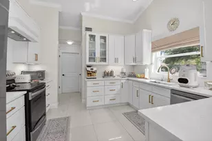 2402 NW 30th St, Boca Raton, FL 33431 - Photo 11