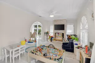 2402 NW 30th St, Boca Raton, FL 33431 - Photo 17