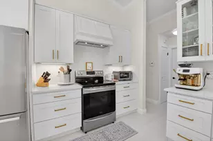 2402 NW 30th St, Boca Raton, FL 33431 - Photo 13