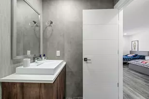 1250 Placid Ct, Weston, FL 33327 - Photo 23