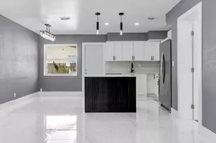 915 SW 3rd St, Boynton Beach, FL 33435 - Photo 3