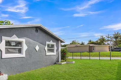 915 SW 3rd Street, Boynton Beach, FL 33435 - Photo 5