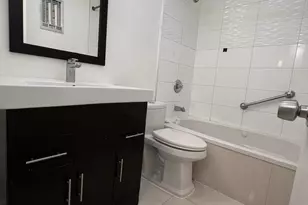 1560 NE 127th St, North Miami, FL 33161 - Photo 7