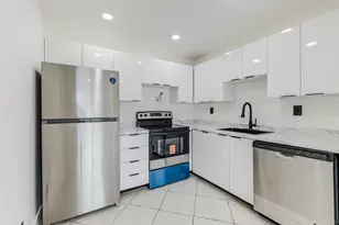 560 Capri, Delray Beach, FL 33484 - Photo 5