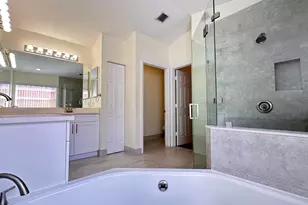 19010 SW 10th St, Pembroke Pines, FL 33029 - Photo 41