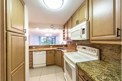 6 Royal Palm Way #102, Boca Raton, FL 33432 - Photo 3
