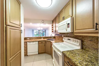 6 Royal Palm Way #102, Boca Raton, FL 33432 - Photo 3