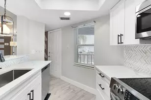 3266 SE Aster Ln, Stuart, FL 34994 - Photo 9