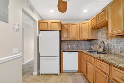 4248 Deste Court #304, Lake Worth, FL 33467 - Photo 7