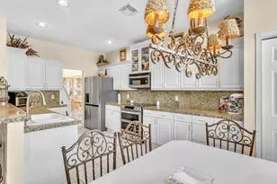 17923 SW 2nd St, Pembroke Pines, FL 33029 - Photo 13