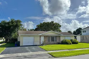 200 SW 4th St, Boca Raton, FL 33432 - Photo 1