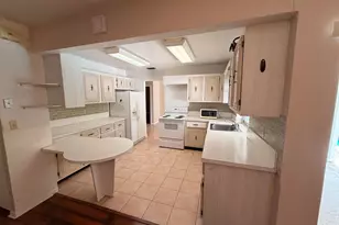 8300 SW 26th Pl, Davie, FL 33328 - Photo 7