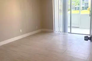 100 Village Green Cir E, Palm Springs, FL 33461 - Photo 9