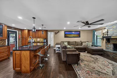 9696 NW 28th Place, Coral Springs, FL 33065 - Photo 3