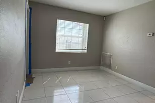 2180 NW 93rd Ave, Pembroke Pines, FL 33024 - Photo 15